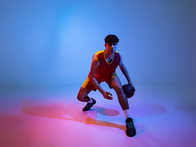 篮球运动员卓识晒学习一日vlog：精美化妆后去健身+做作业